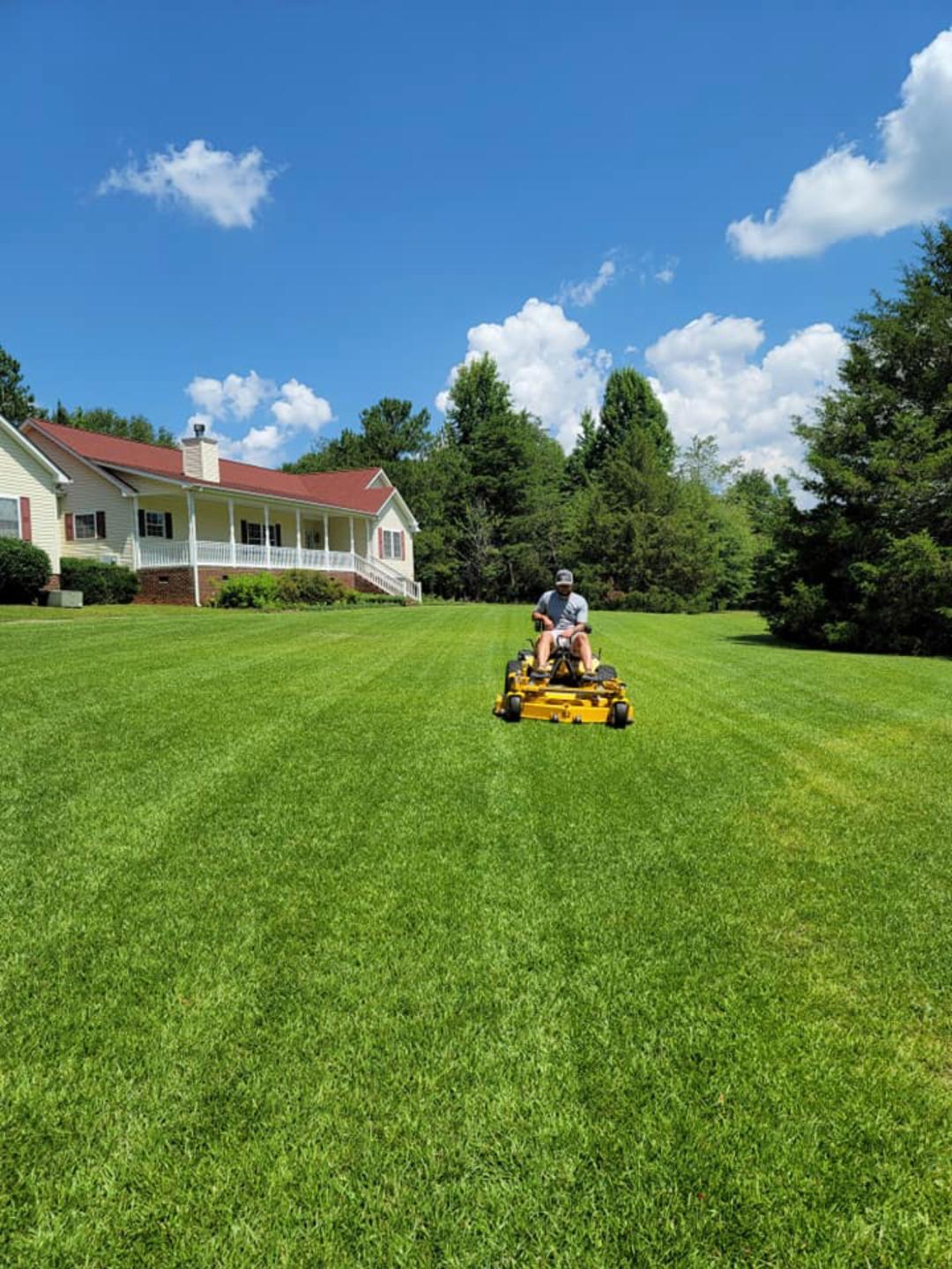 Riding lawnmower